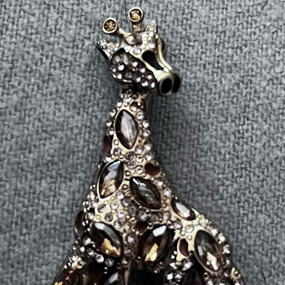 EUC Vintage Giraffe Rhinestone Broach